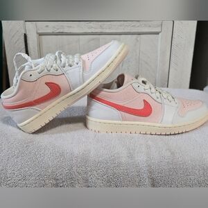 Nike Air Jordan Low SE - Pink and White